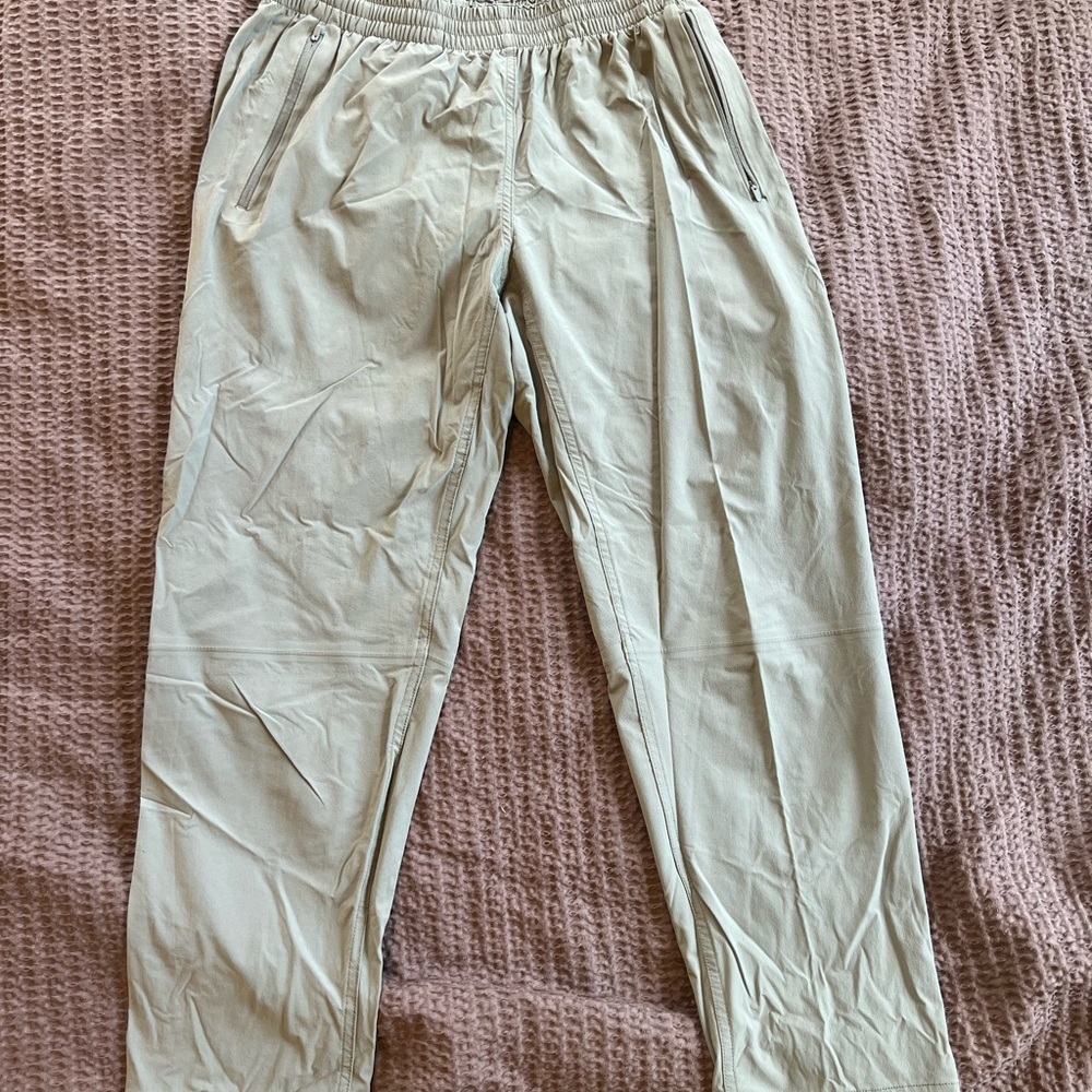 Outdoor Voices Women’s Light Green Joggers